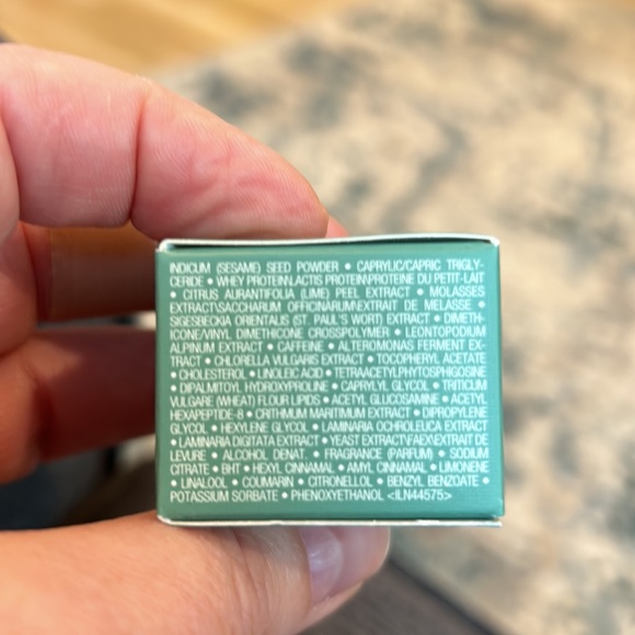 La Mer The Neck and Décolleté Concentrate - Picture 4 of 4